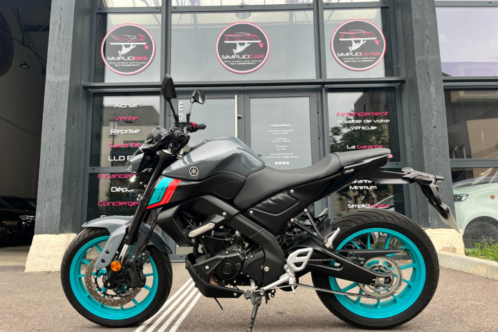 YAMAHA  MT 125