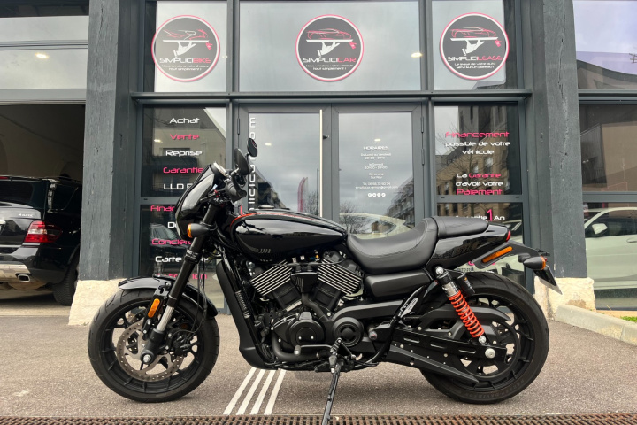 HARLEY DAVIDSON STREET ROD 