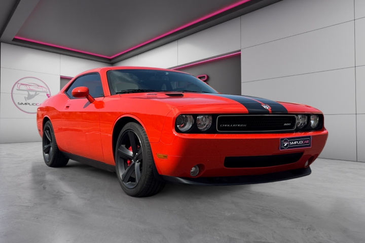 DODGE CHALLENGER SRT/8