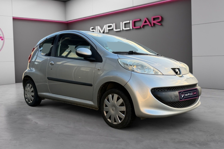 PEUGEOT 107