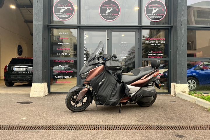 YAMAHA X-MAX